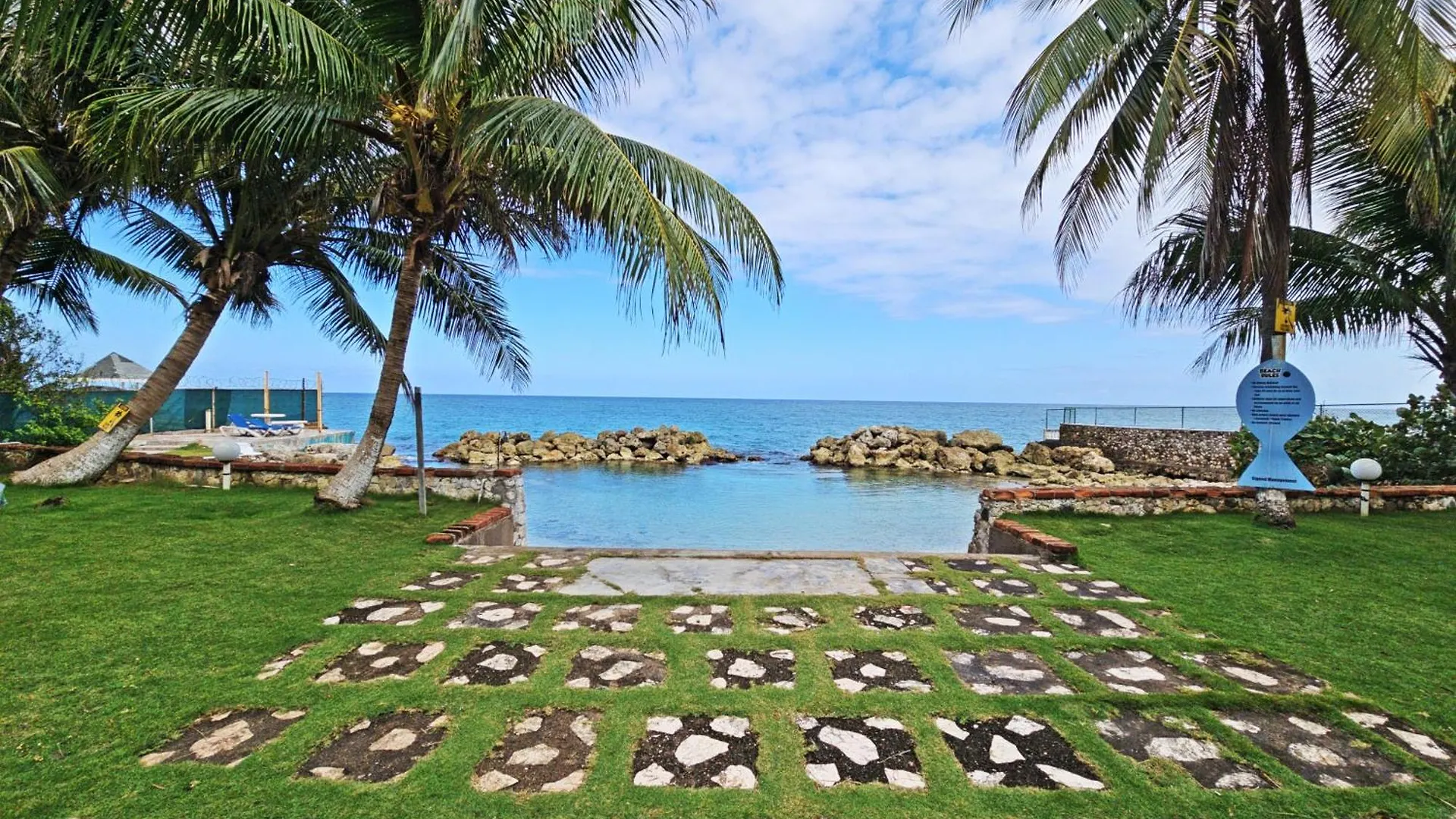 Chrisanns Paradise Suite By The Ocean - Apt#9 Ocho Rios 0*,  Jamaica