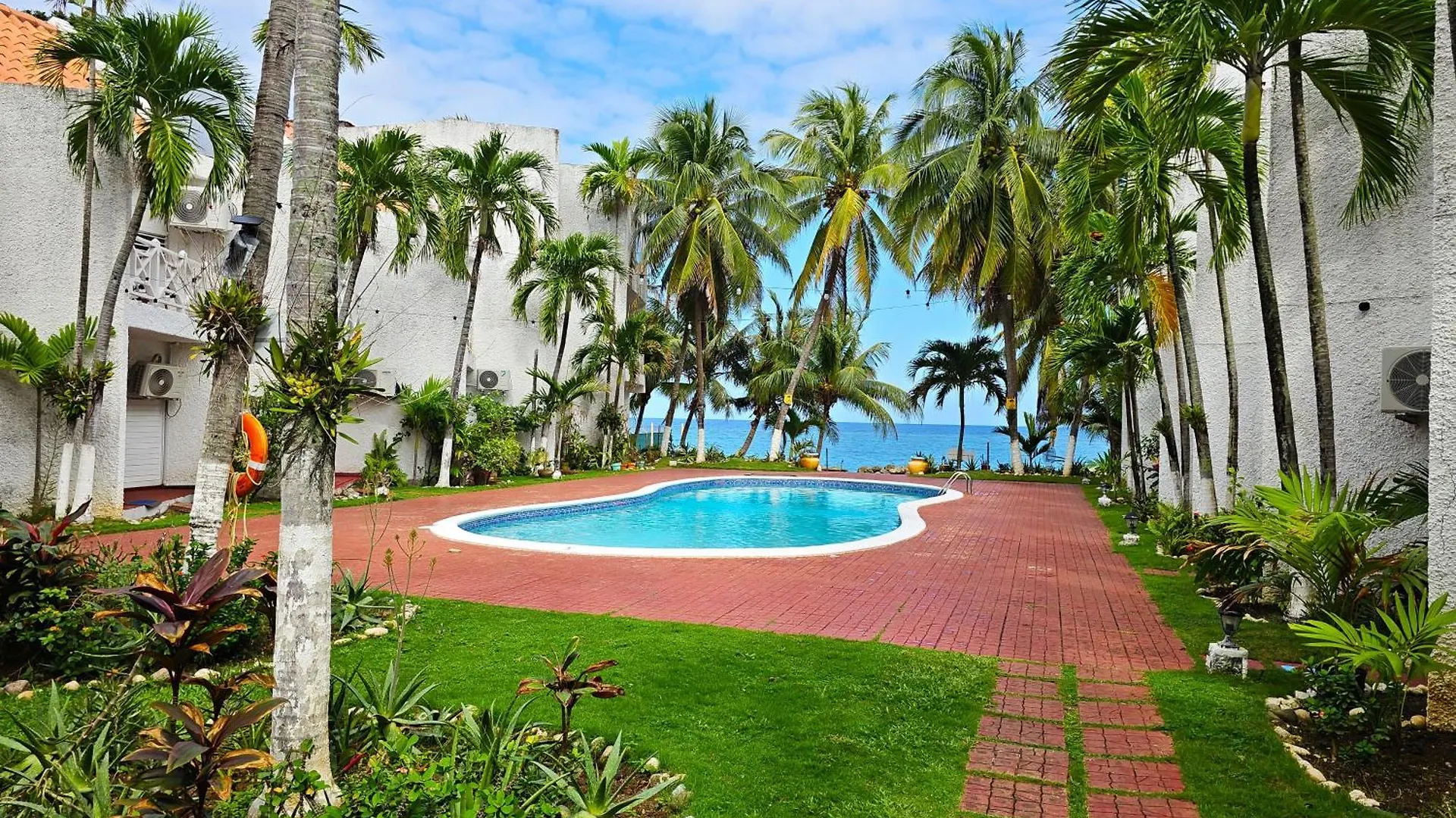 Chrisanns Paradise Suite By The Ocean - Apt#9 Ocho Rios Jamaica